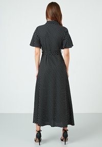 LELA Blusenkleid - black