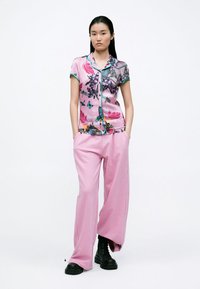 Versace Jeans Couture Donji dijelovi trenirke - rosa