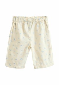 Shorts galbeni deschis dintr-o țesătură texturată, având un imprimeu floral mic în nuanțe de albastru. Talie elastică pentru confort.