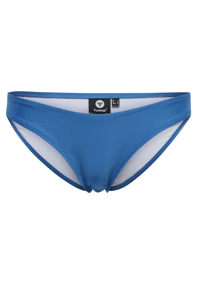 Niebieskie majtki bikini wykonane z gładkiego materiału, z podszewką wewnętrzną, niskim stanem i subtelnym marszczeniem na środku przodu.