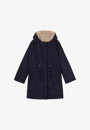 Laivastonsininen hupullinen sadetakki, jossa on beige vuori, etuvetoketju ja painonappisuljin, säädettävä kiristysnauha vyötäröllä sekä kaksi etutaskua.