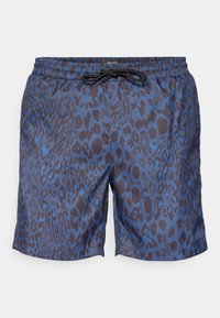Shorts de bain à imprimé léopard bleu et marron foncé, fabriqués en tissu léger. Ils disposent d'une taille élastique avec un cordon de serrage.
