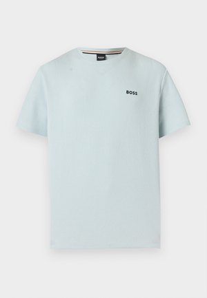 Svetlomodré krátke rukávy textúrované tričko s okrúhlym výstrihom a malým čiernym logom "BOSS" na ľavej strane hrudníka.
