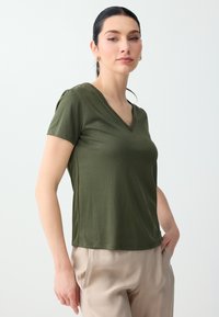 Non sélectionné, khaki