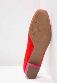 Peter Kaiser Pumps - red