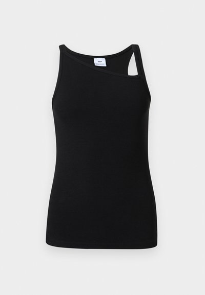 Haut sans manches noir à côtes pour femmes, avec un décolleté asymétrique et une fine bretelle sur l'épaule droite.