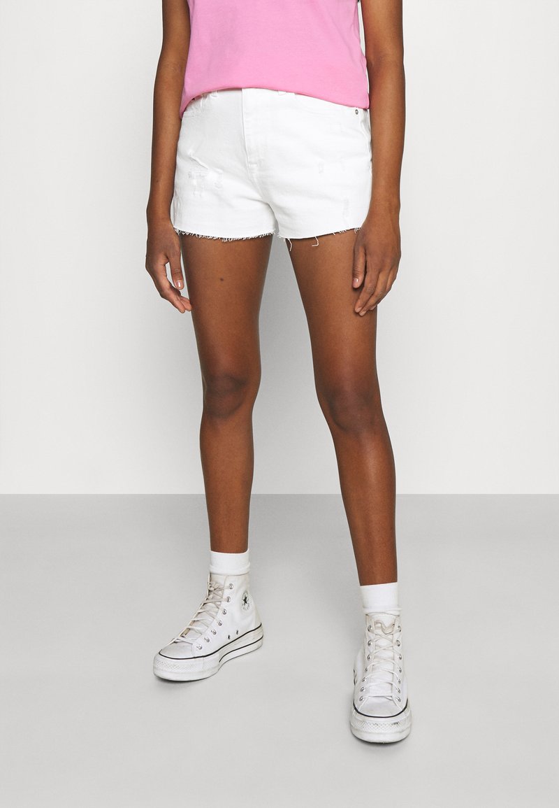 Tommy Jeans HOTPANT - Džinsa auduma šorti - optic white