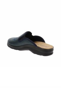 Scarpa slip-on con tomaia in pelle blu scuro, dettagli elastici, soletta imbottita e suola in gomma nera testurizzata.