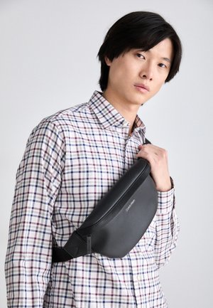 MUST UNISEX - Sac banane - black pebble