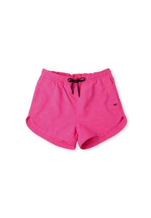 Shorts sportivi di colore rosa brillante con fasce elastiche in vita e cordoncino nero, orlo curvo e piccolo logo nero sulla coscia destra.