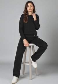 Vivisence HOMEWEAR SET - Chándal - black