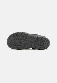 Viking ADVENTURE JR UNISEX - Vaellussandaalit - black/charcoal