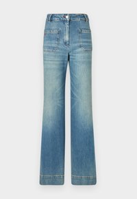 Jeans a zampa d'elefante in denim azzurro chiaro con cinque tasche, passanti per cintura, chiusura con bottone e una trama leggermente sbiadita, caratterizzati da un dettaglio con logo rosso sul retro.