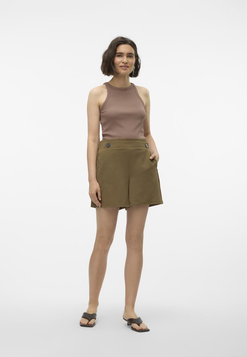 Vero Moda Shorts donkergroen Vero Moda Shorts donkergroen