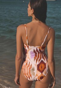 Next TUMMY CONTROL RUCHED BANDEAU TALL - Ujumistrikoo - cream brown aztec