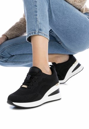 XTI Zapatillas - black