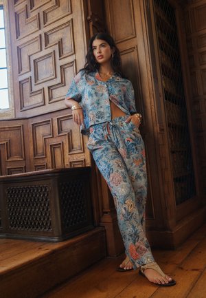 Next, NATIONAL TRUST X SHORT SLEEVE - Hemdbluse - blue floral