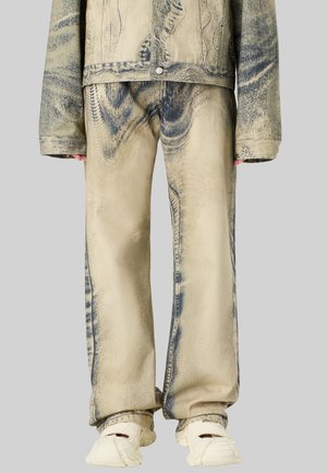 - Jeansy Relaxed Fit