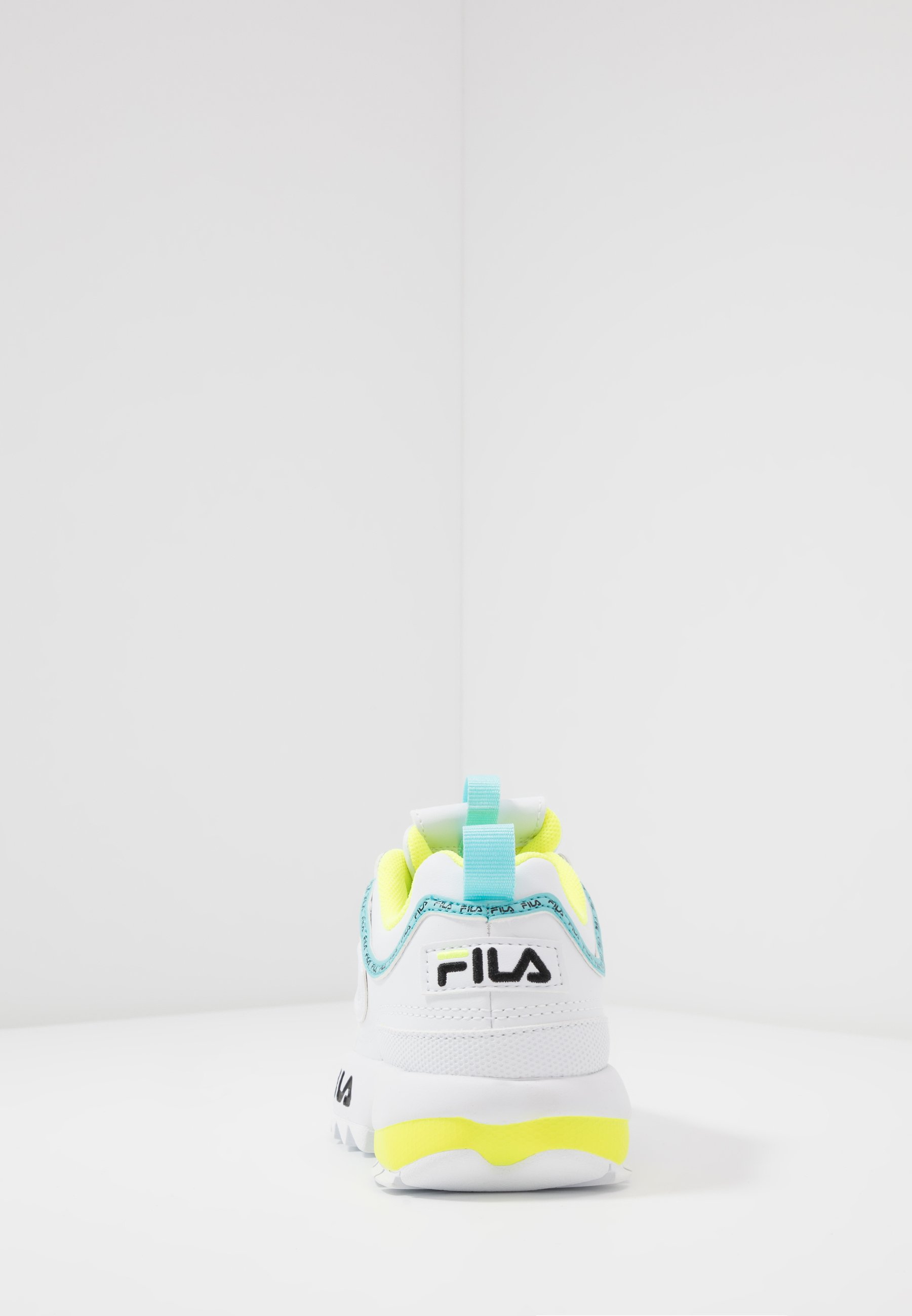 zapatos fila logo xt