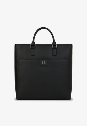 Schwarze Ledertasche im strukturierten rechteckigen Design, mit zwei oberen Griffen, silbernen Akzenten und einer Fronttasche mit einem Logo.