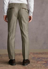 Next SIGNATURE ALFRED REGULAR FIT - Habitbukser - taupe