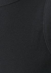 Thumbnail Image 6