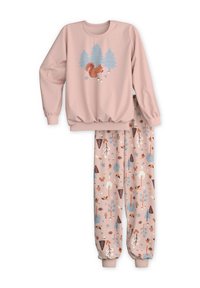 Helles rosa Sweatshirt mit einem Eichhörnchen-Design und blauen Bäumen, kombiniert mit passenden rosa Jogginghosen, die ein naturinspiriertes Muster aufweisen.