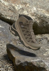 Επιλέχθηκε, walnut/desert tan/black olive