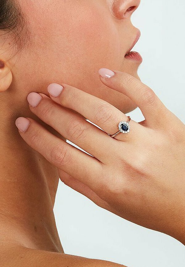 Ring - weißgoldfarben