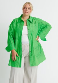 Unausgewählt, uranium green