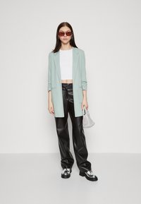 Vero Moda VMRICA LONG - Blazer - jadeite