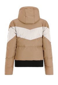 Hnedá vypchávaná bunda s krémovým chevron dizajnom na chrbte, s kapucňou a rebrovaným čiernym lemom. Hladká textúra, krátka dĺžka a prispôsobený strih.