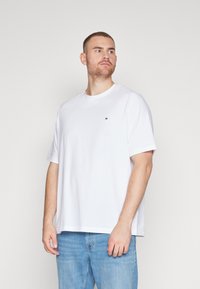 Tommy Hilfiger - CORE STRETCH SLIM TEE - Lihtne T-särk - white Väikepilt 1