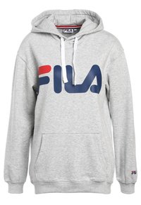 Sudadera gris de mezcla de algodón con un bolsillo frontal tipo canguro, capucha con cordón, gran logo de FILA en azul marino y acentos rojos.