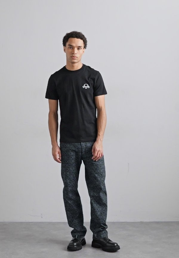 LAUREL CROWN EMBLEM - Basic T-shirt3