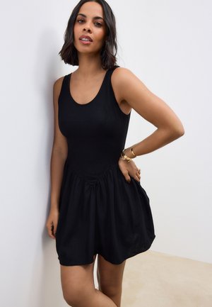 REGULAR FIT - SLEEVELESS SCOOP NECK WAISTED  - Nappali ruha - black