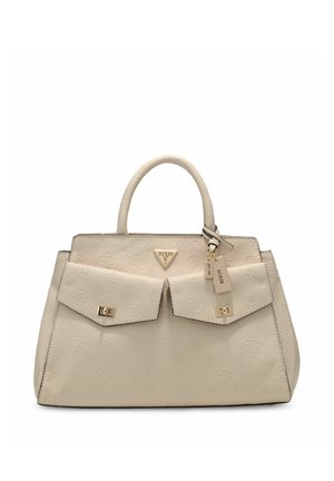 Cremefarbene Guess-Handtasche mit geprägtem Logomuster, zwei vorderen Klappentaschen mit goldfarbenen Verschlüssen und doppelten Griffen.