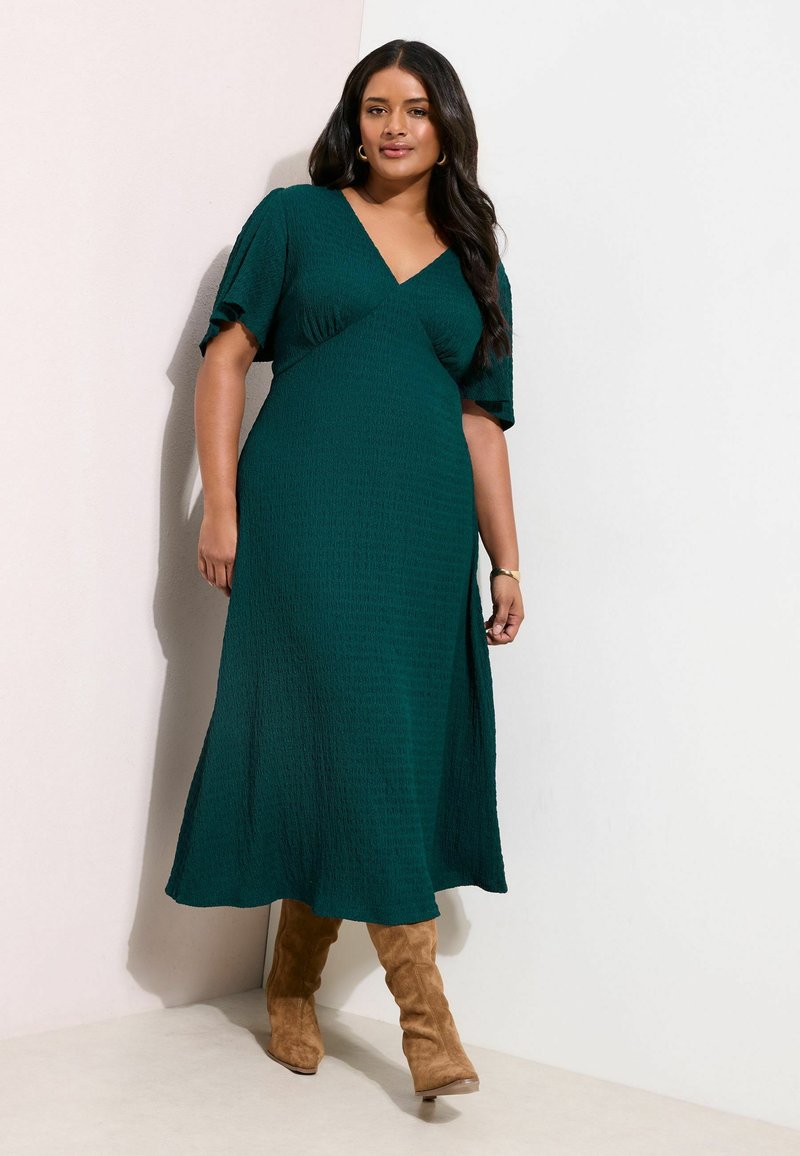Friends Like These PLUS SIZE FIT - TEXTURED JERSEY V-NECK - Robe en jersey  - green/vert - ZALANDO.FR