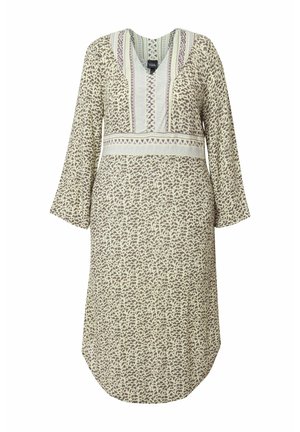 Abito lungo e fluido in beige chiaro con stampa leopardata marrone. Presenta una scollatura a V e una fascia decorativa a motivi sul petto.