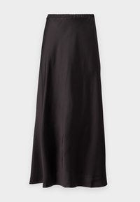 Sorte satin maxi skjørt med elastisk midjebånd, glatt tekstur og en flytende design som faller til gulvet uten ytterligere dekorasjoner.