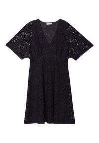 Robe en dentelle noire avec un col en V, des manches courtes et une jupe évasée. Présente un motif complexe et une taille cintrée pour souligner la silhouette.