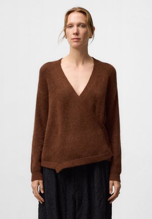 V-NECK WRAP - Strickjacke - brown