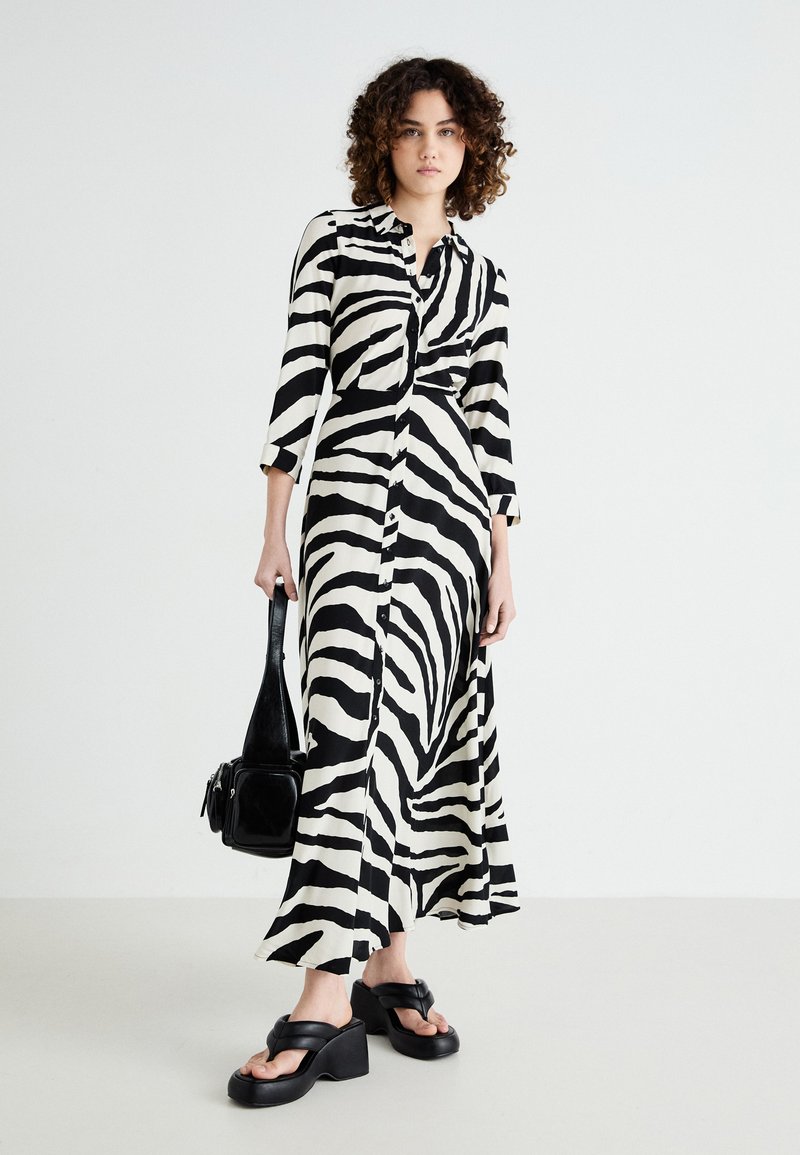 YAS YASSAVANNA LONG DRESS Maxi-jurk birch aop:zebra print