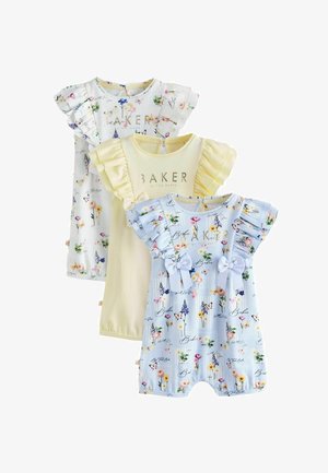 Tre tutine per neonati con maniche arricciate, motivi floreali e farfalle in tonalità pastello blu, crema e bianco, ciascuna con l'etichetta "BAKER by Ted Baker".