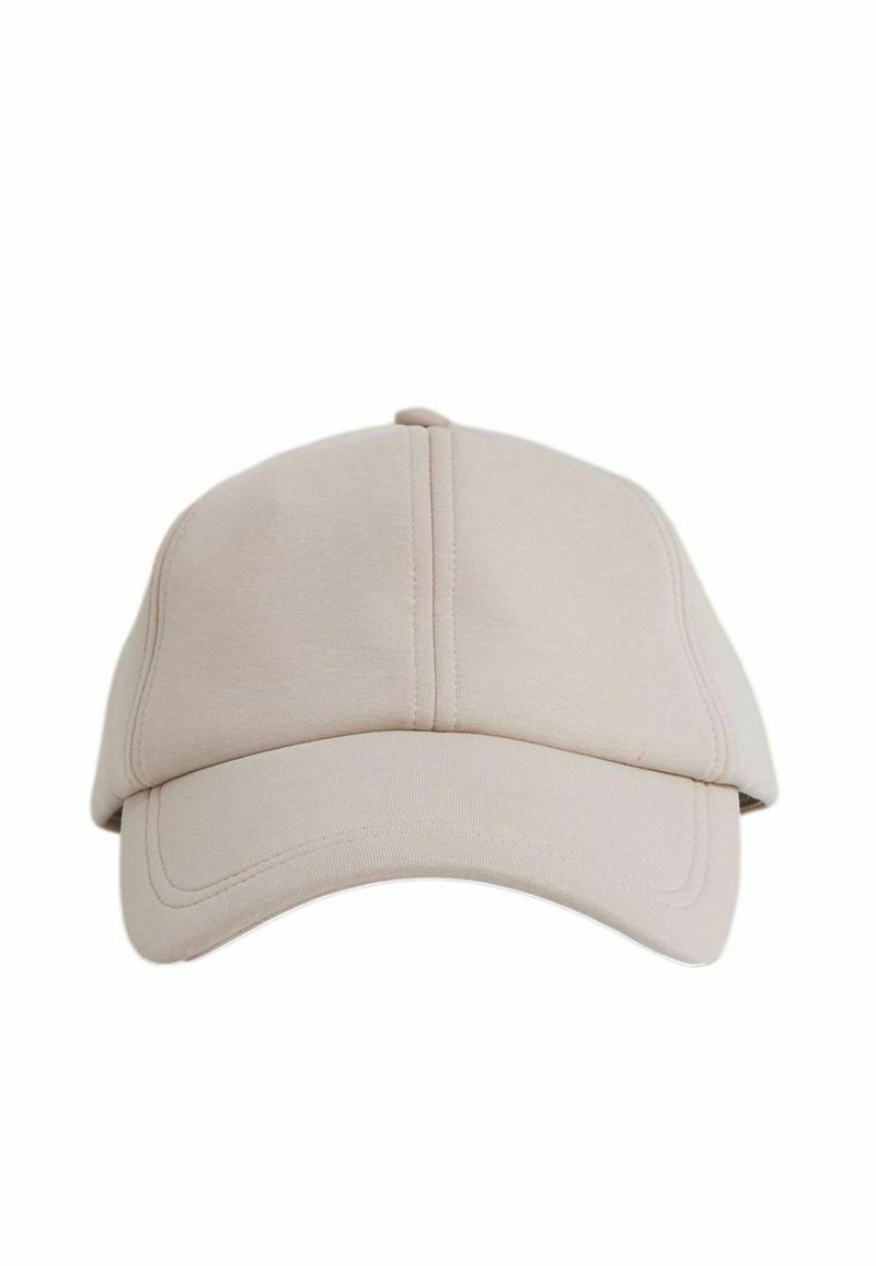 Cappellino da baseball beige chiaro con visiera curva, realizzato in morbido tessuto, con dettagli di cucitura visibili sulla corona e sulla visiera.