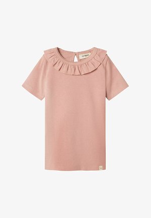 Rosa Kurzarmshirt aus weichem Baumwollmaterial, mit einem rüschengeschmückten Ausschnitt und einem Knopfverschluss auf der Rückseite, sowie einem kleinen Markentag an der Seite.