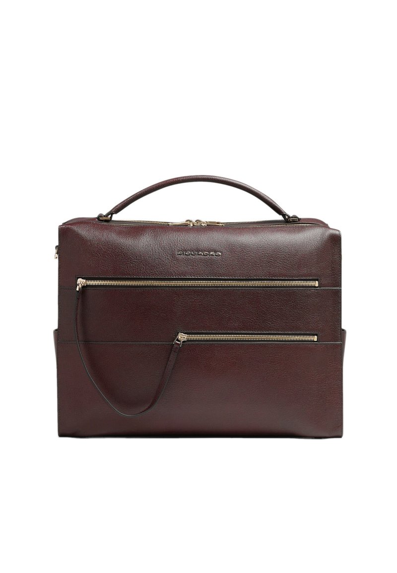 Bruine leren tas met een gestructureerde vorm, voorzien van twee ritsen aan de voorkant, een handvat aan de bovenkant en een afneembare schouderriem.