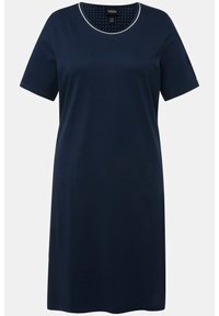 Námornícky modré šaty z bavlneného trička s krátkymi rukávmi, zaobleným výstrihom a kontrastným lemovaním. Jednoduchý dizajn, dĺžka po kolená, bez vzorov.