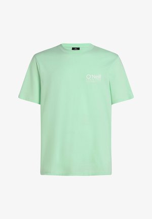Lys mintgrøn bomulds t-shirt med korte ærmer, rund hals og et hvidt logo på venstre bryst. Glat tekstur, standard pasform.