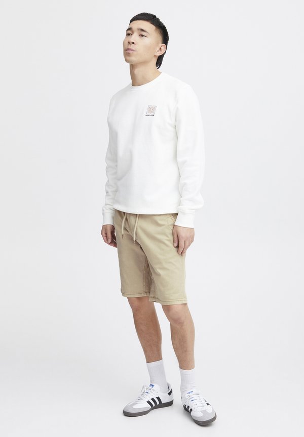 BHSHORTS SLIM/ REGULAR FIT - Shorts - crockery3